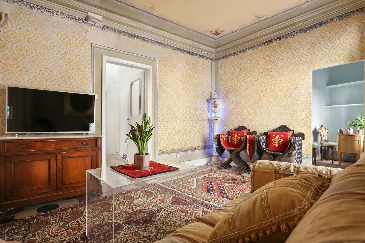Lullaby Suite Near Palazzo Vecchio And Piazza Signoria -Hosted By Sweetstay Florence 0*,  Italië